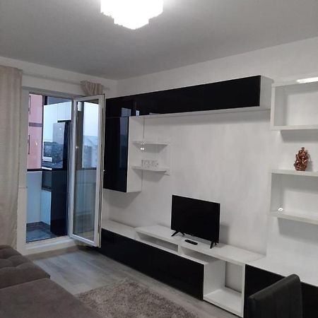 Luxury Daniel Apartament Residence Militari Roşu المظهر الخارجي الصورة