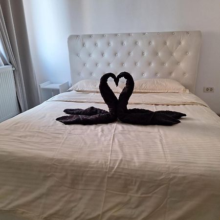 Luxury Daniel Apartament Residence Militari Roşu المظهر الخارجي الصورة