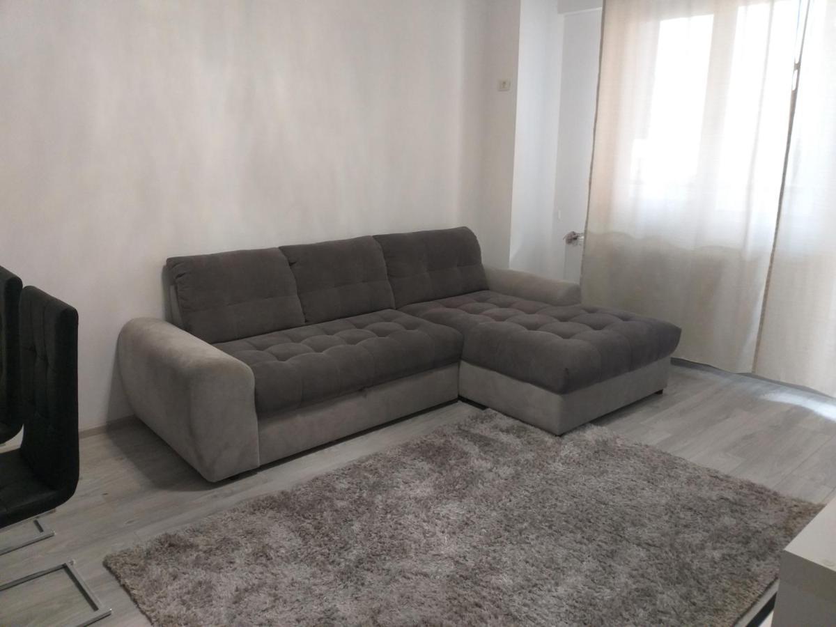 Luxury Daniel Apartament Residence Militari Roşu المظهر الخارجي الصورة
