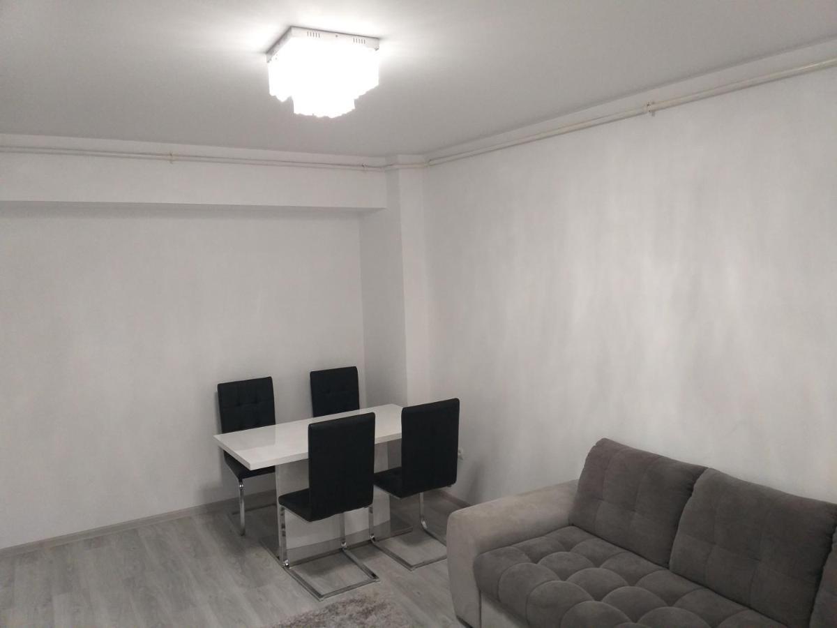 Luxury Daniel Apartament Residence Militari Roşu المظهر الخارجي الصورة