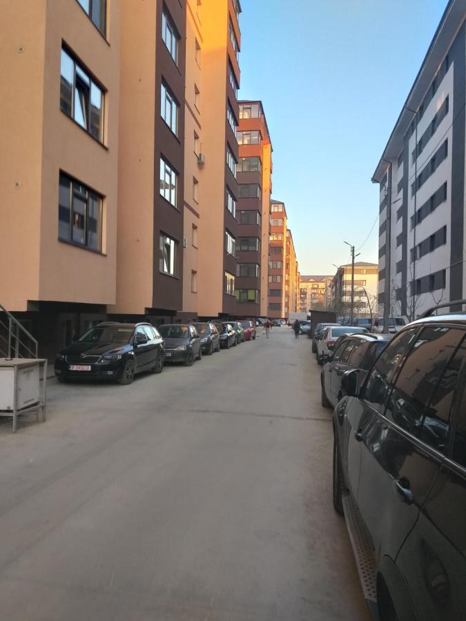 Luxury Daniel Apartament Residence Militari Roşu المظهر الخارجي الصورة